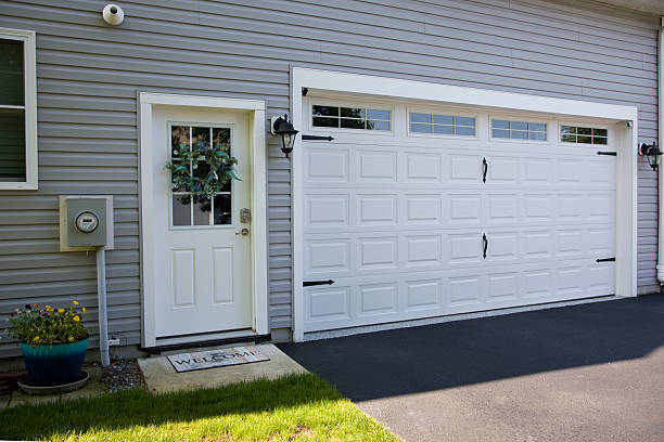 24/7 Emergency Garage Door Panel Replacement experts in East Honolulu, HI